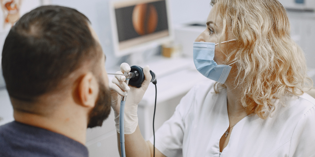 Слип-эндоскопия: как найти причину храпа и апноэ во сне