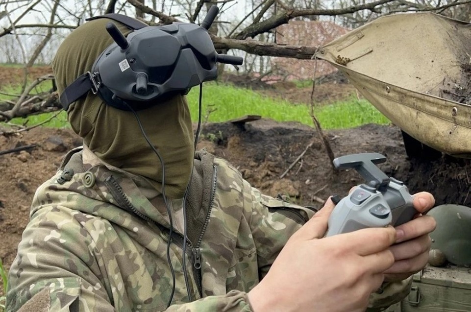    Боец Бильбо: Погода помогает дронам ВС РФ уничтожать терминалы Starlink Александр КОЦ