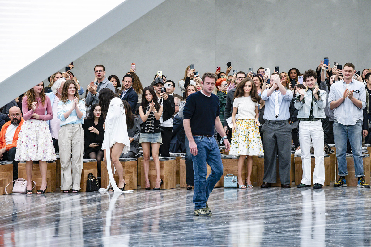    Джонатан Андерсон после показа коллекции Christian Dior Ready to Wear Весна/Лето 2026 в рамках Парижской недели моды, 1 октября 2025 года