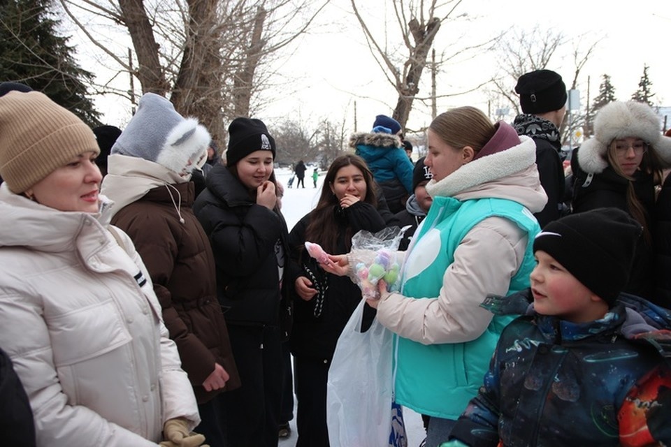    «Автобус Деда Мороза» прокатился по Луганску Валерия РАЗИНА