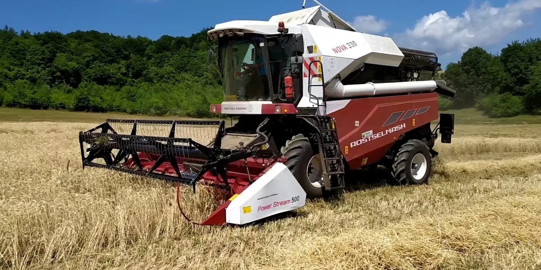 Кто-то намеренно решил оставить агросектор без отечественных тракторов и комбайнов