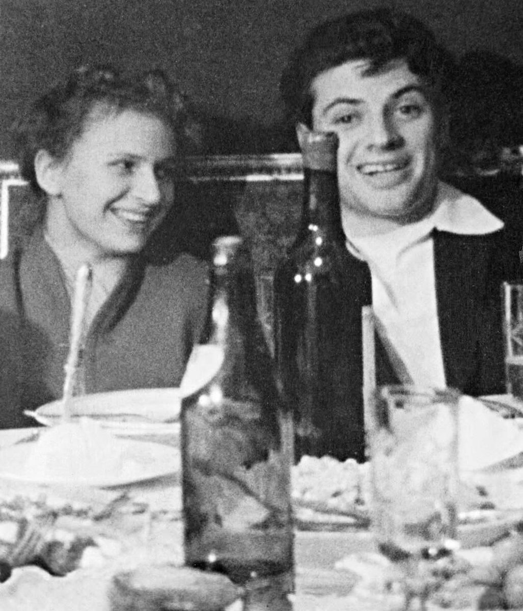    Наталья Белоусова и Александр Ширвиндт в молодостиСоцсети Михаила Ширвиндта