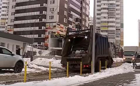     На длинных выходных в Красноярске будут работать 136 мусоровозов