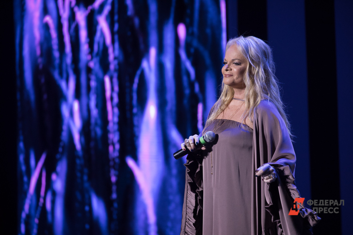 Певица Лариса Долина пока не передала ключи от квартиры, проданной Полине Лурье.  Фото: ФедералПресс / Виктор Вытольский