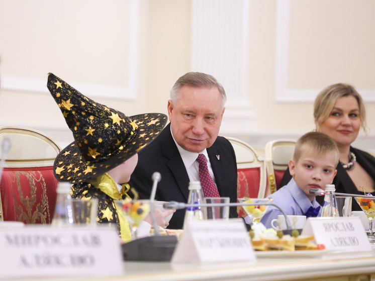     Подарки связаны с творческими и спортивными увлечениями детей. Фото: пресс-служба Смольного