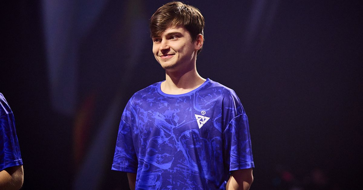     Для того, чтобы сыграть на TI13 за Tundra, RAMZES666 было необязательно проводить весь сезон в европейском коллективе