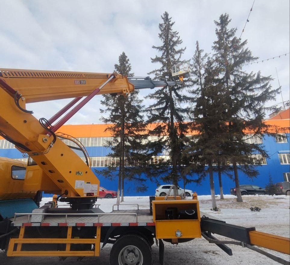 Большая ёлка - серьёзная техника!