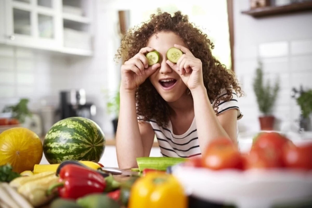    Одним словом, если вы хотите хорошо видеть в течение всей жизни и даже в старости, вам надо есть продукты, богатые полифенолами.