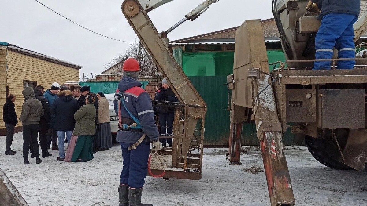    Узкие улицы цыганского посёлка в Советском районе с незаконными подключениями   Волгоградэнергосбыт