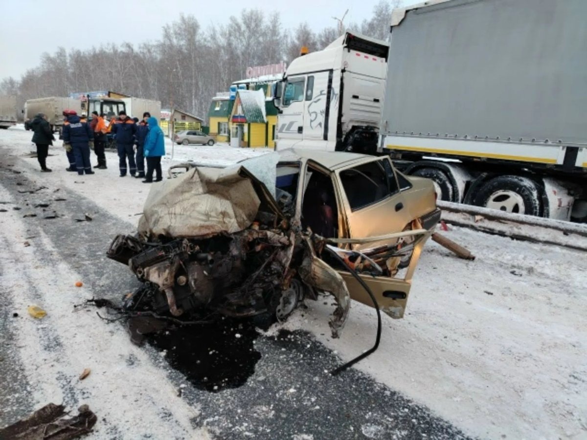     На участке ДТП было организовано реверсивное движение