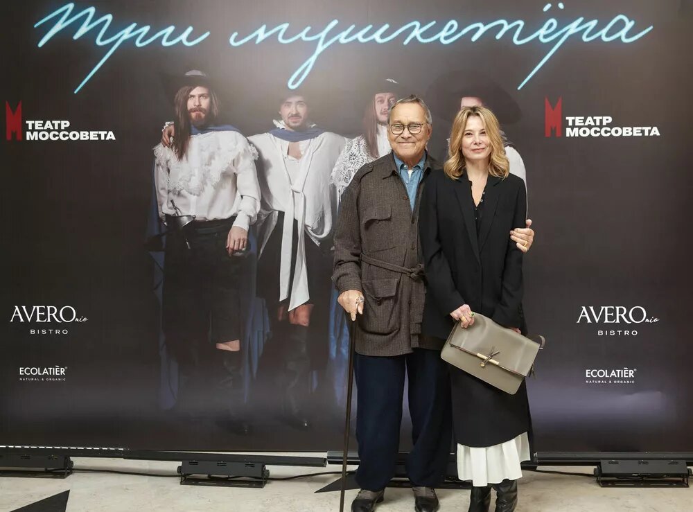 Андрей Кончаловский и Юлия Высоцкая📷
