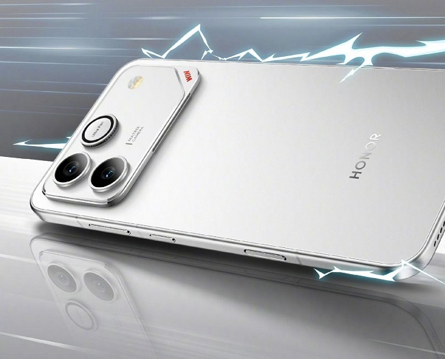 У флагманской модели HONOR Win сразу три камеры на тыльной части