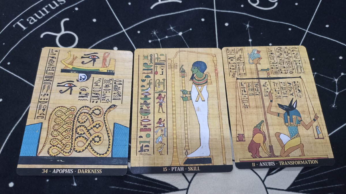 Расклад на Оракуле Египетских Богов на тему: На что нужно обратить внимание в ближайшее время?