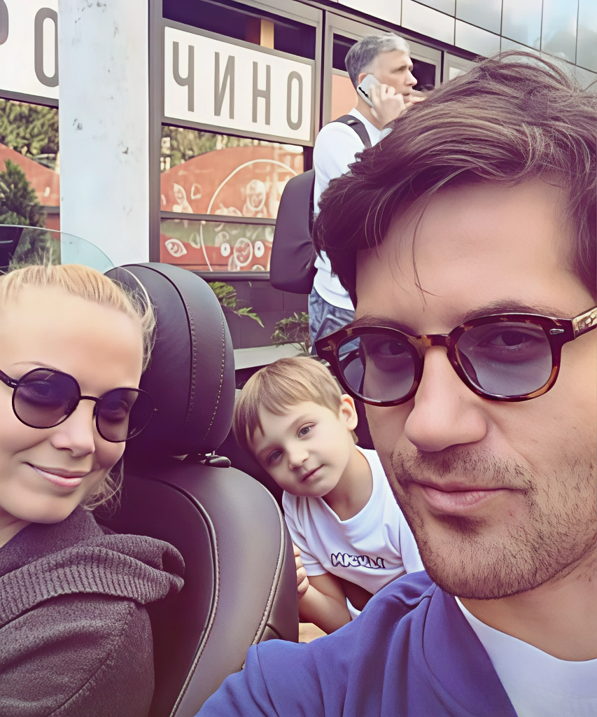 Татьяна Арнтгольц и Марк Богатырев с сыном