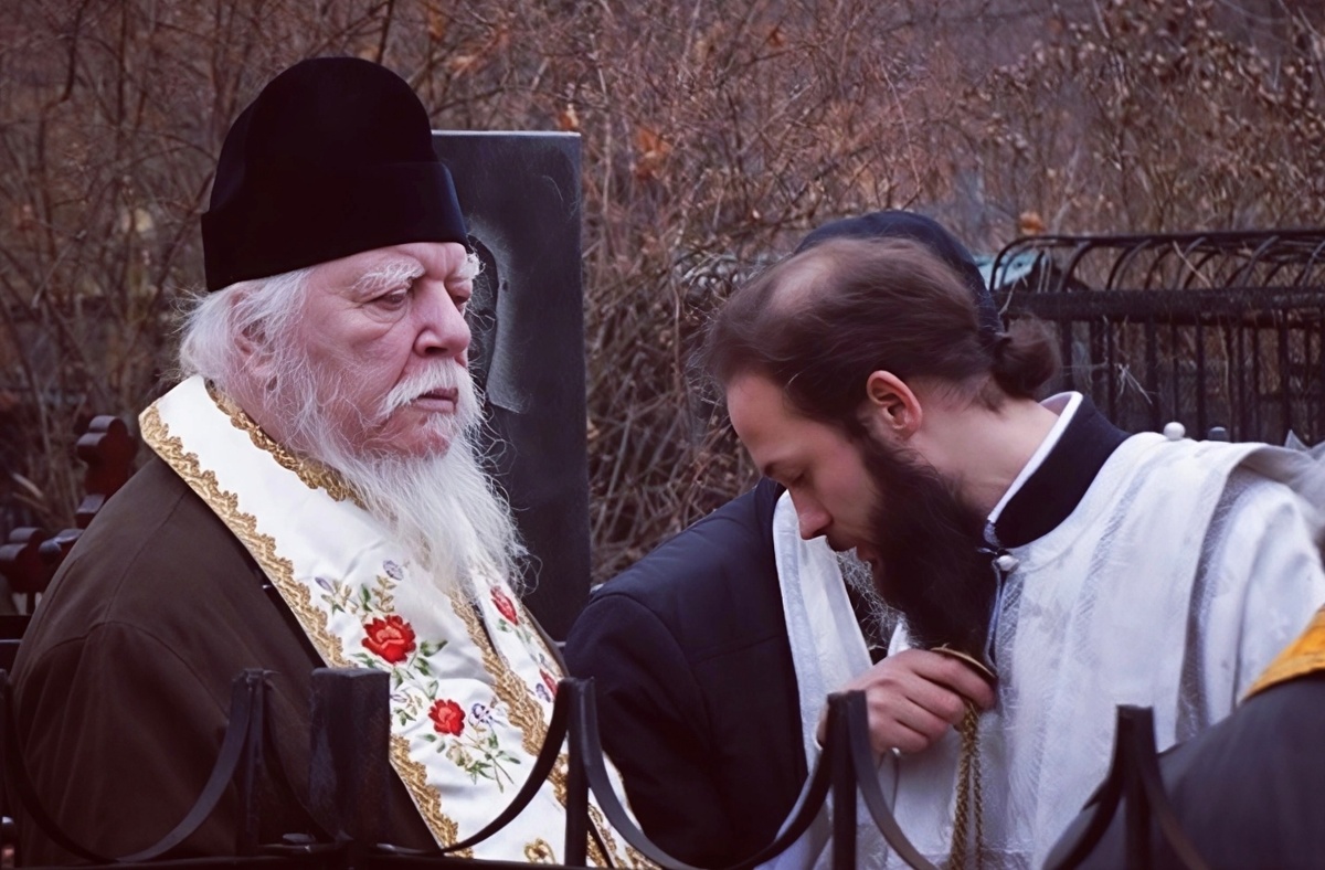 Димитрий Смирнов (07.03.1951 — 21.10.2020 гг.) — протоиерей, церковный и общественный деятель.