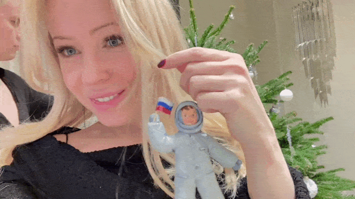    Екатерина и её муж сделали ставку на ретроигрушки, чтобы почувствовать ностальгическое настроение из детства. Видео: ТГ-канал @starsdustpro