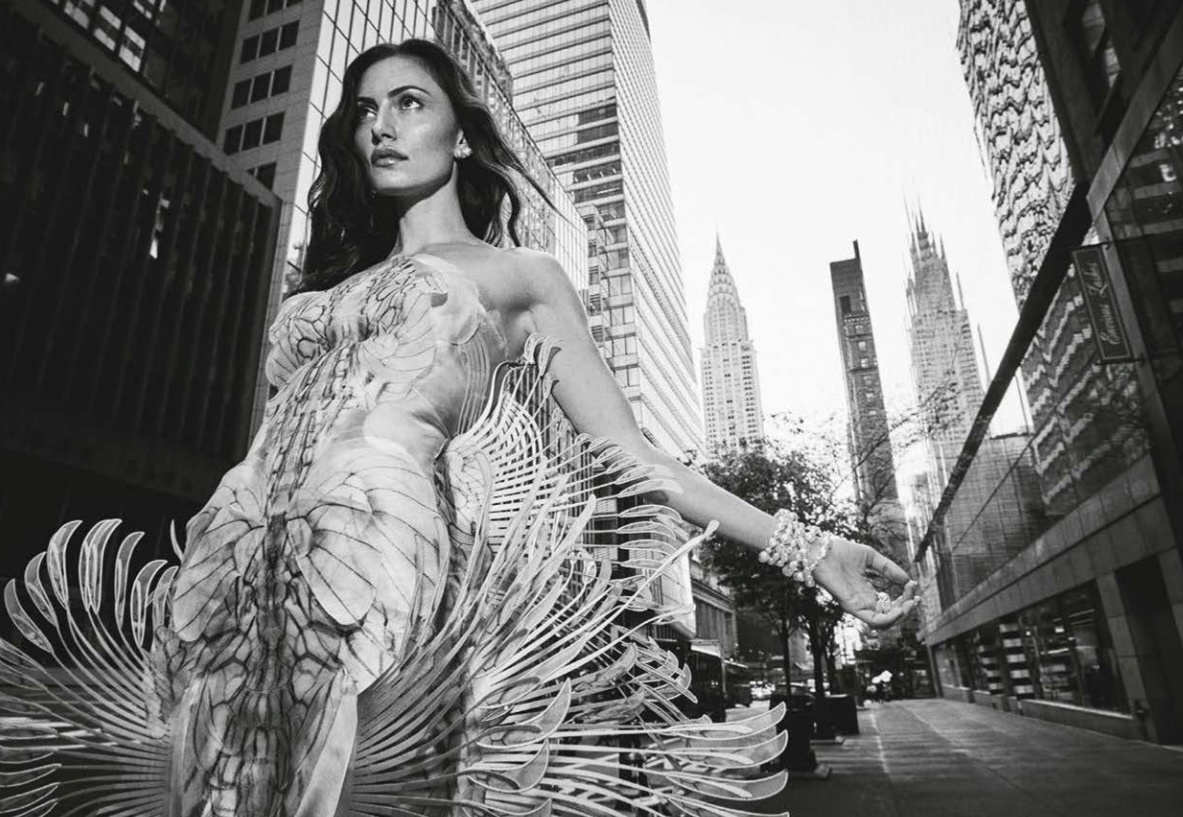 Vogue Australia / June 2025. Платье Iris van Herpen