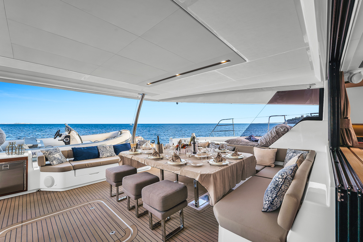 Обед посреди океана вкуснее в сто раз. Особенно если это свежайший улов дня