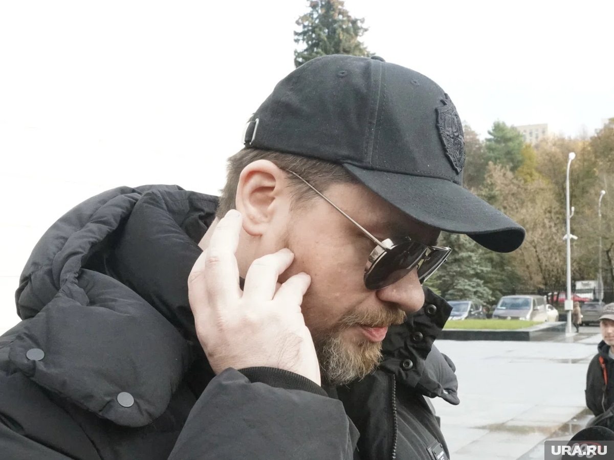     Под Новым год у Гарика Харламова обнаружили штраф в размере 3000 рублей