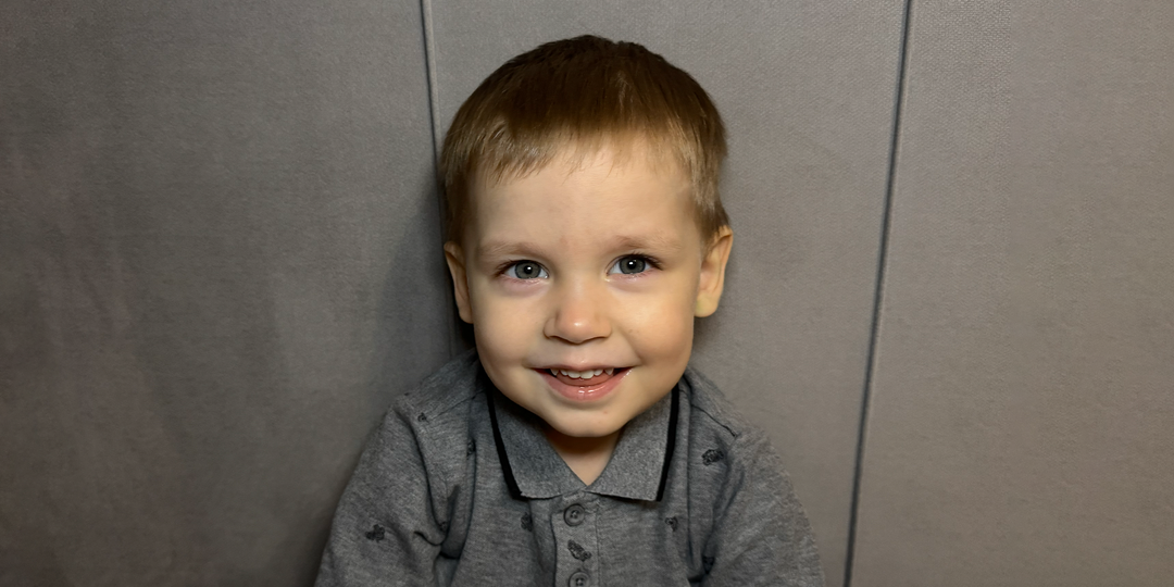 Серёжу даже не показали маме: малыш родился с мочевым пузырем наружу. Срочно нужна помощь!