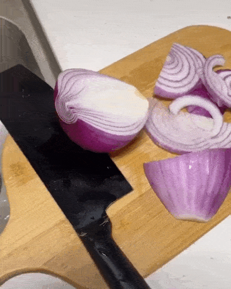 Котик-котик ты не плачъ.... Лук несёт тебе удачъ!