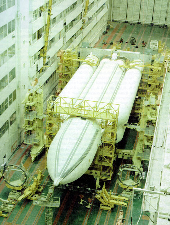 Полноразмерный экземпляр ракеты-носителя «Энергия», предназначавшийся для наземных испытаний.