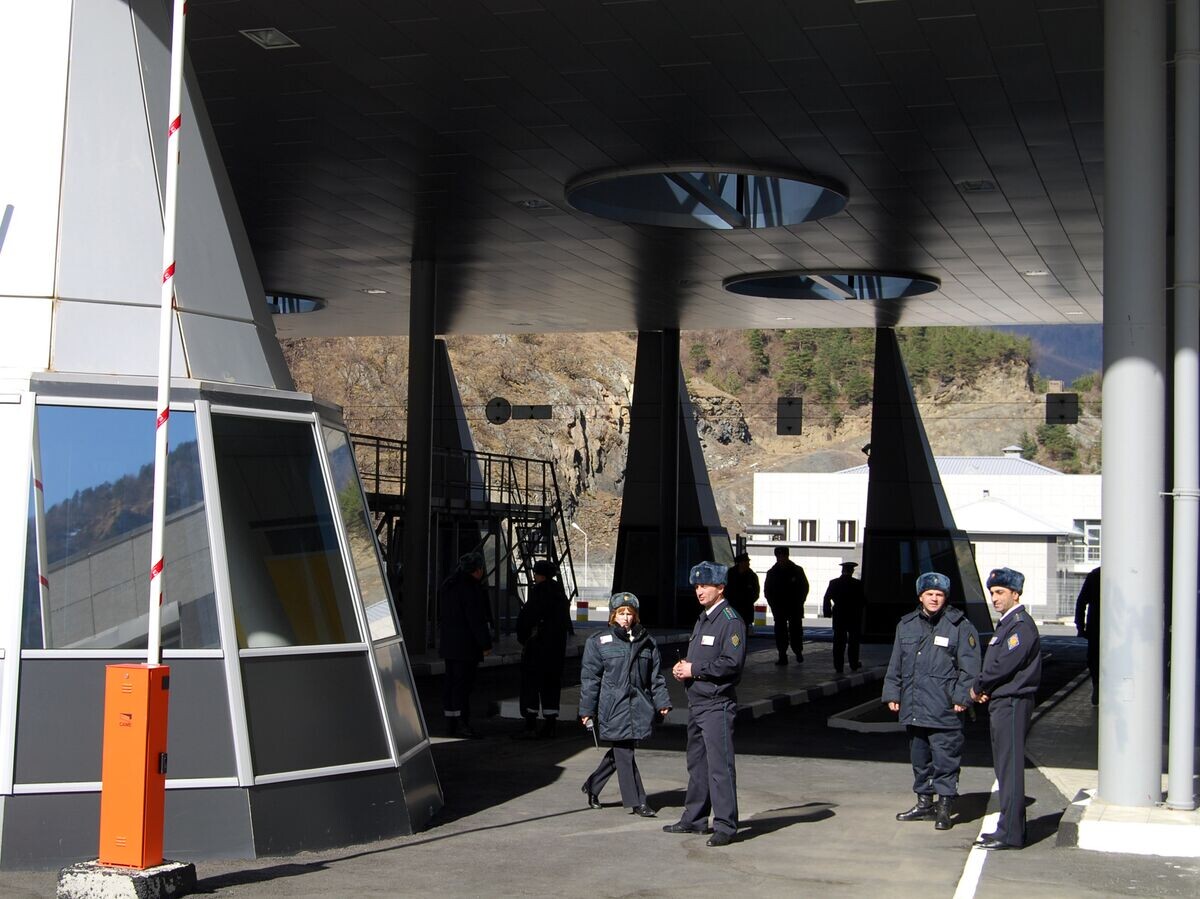    Автомобильный пункт пропуска "Верхний Ларс" на грузино-российской границе | © РИА Новости / Владимир Иванов