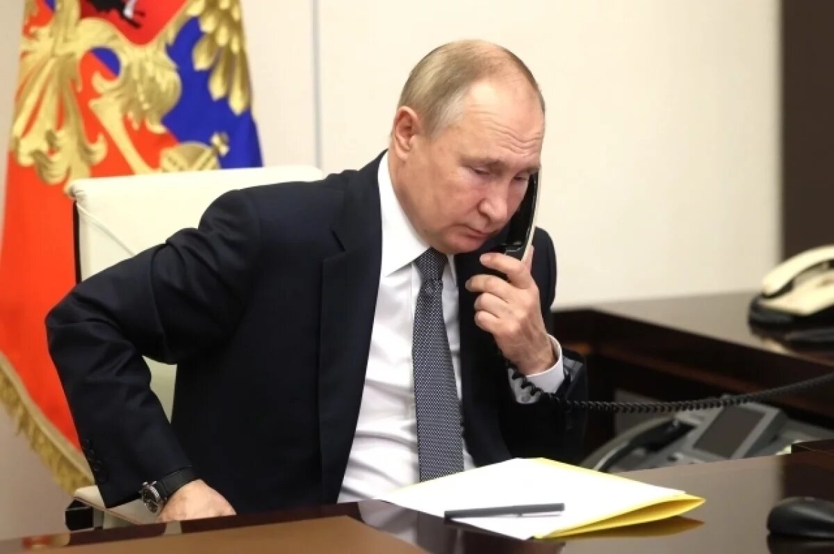    Путин провел телефонный разговор с президентом Ирана Пезешкианом