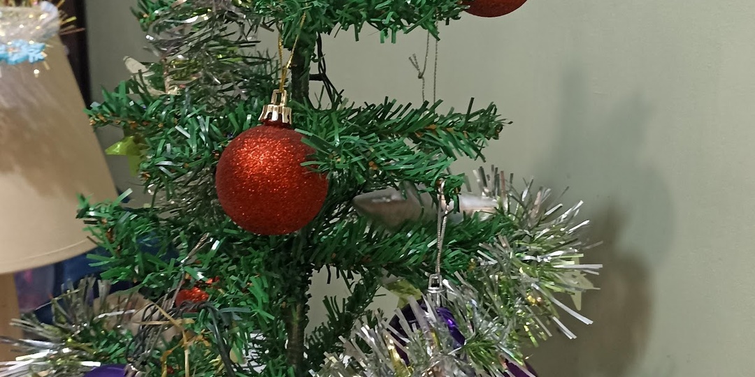 Предпраздничные хлопоты,пеку торт ,клеим панели.