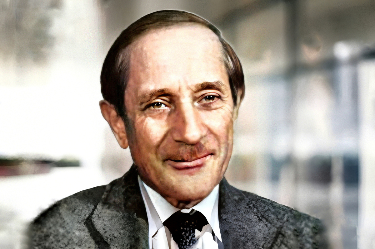 Владимир Сафонов.