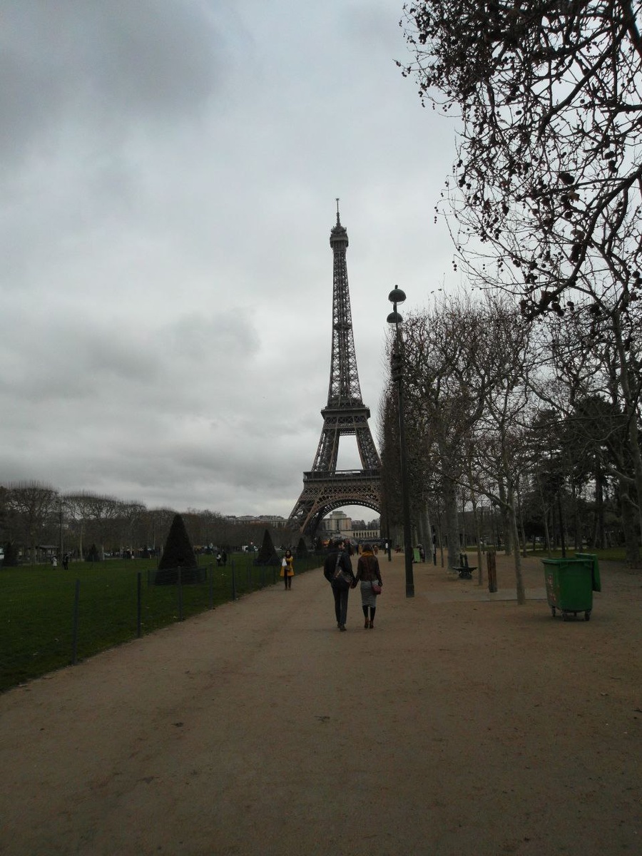 Эйфелева башня. Париж. Собственное фото. 