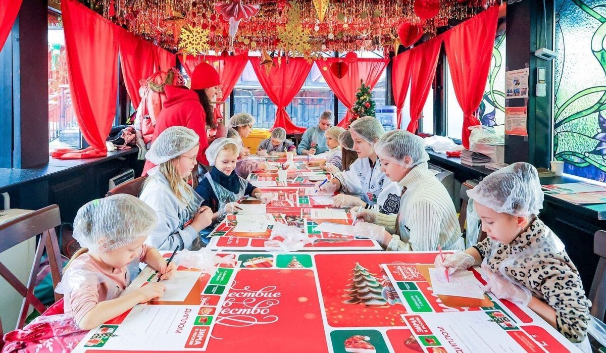     Новогодный мастер-класс. Источник: mos ru Автор фото: Пресс-служба Мэра и Правительства Москвы