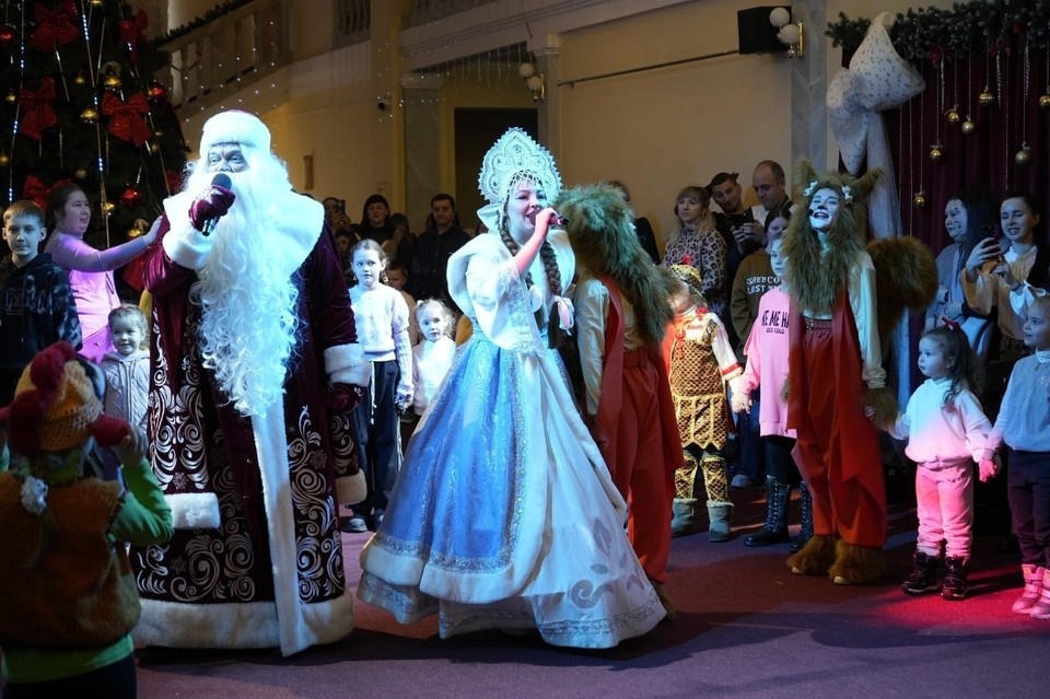    В театре царит праздничная атмосфера. Фото: Министерство культуры ДНР