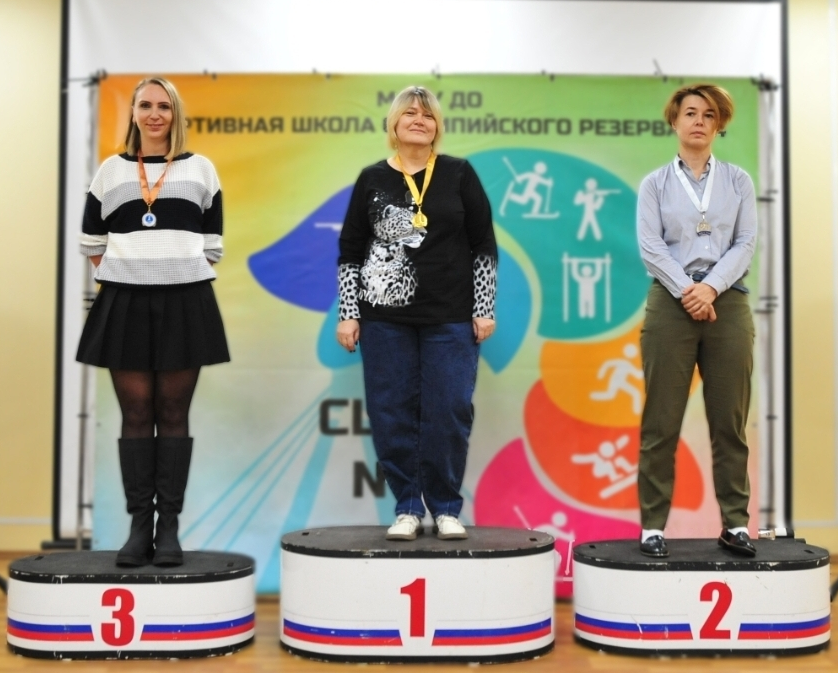 Девочкам, наверное, 30 с небольшим. Мне через 2 месяца (на этом фото) 60