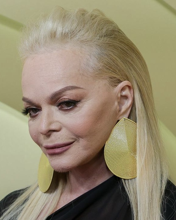 Лариса Долина