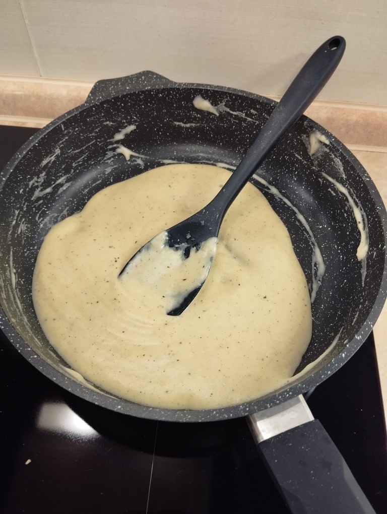 Можно положить белый перец, чтобы не было темных точек.