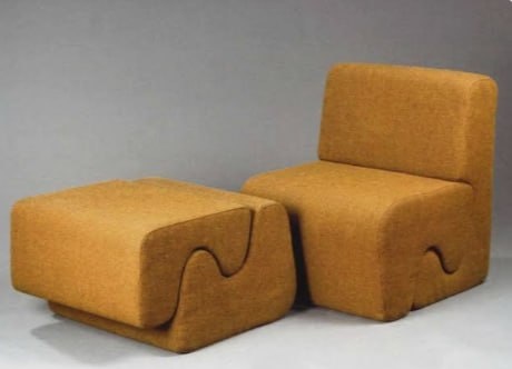 Два года назад подбирала мебель в один проект и мы наткнулись на интересный модульный диван