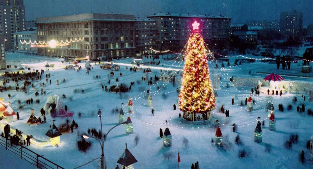 Как выглядел новогодний Новосибирск в разные годы