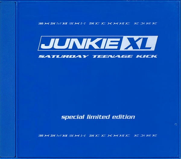 ереиздание с синей обложкой и новыми треками подтвердило: проект перерос статус андеграундной диковинки