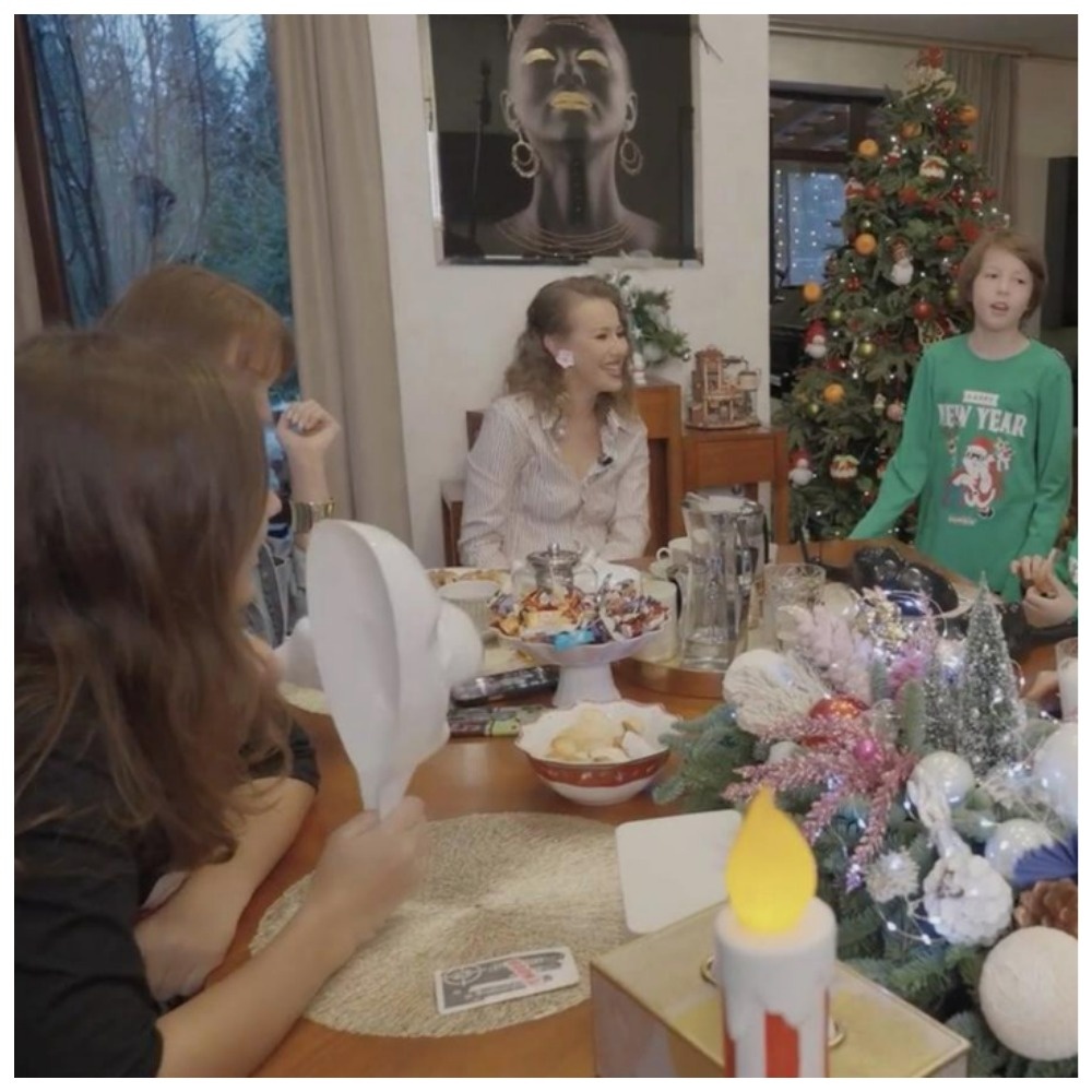 Ксению Собчак пригласили за стол