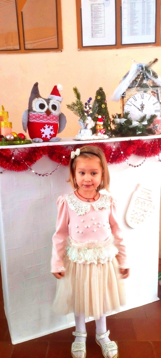 Ну чем не фея или принцесса? Загадочная улыбка 😊...