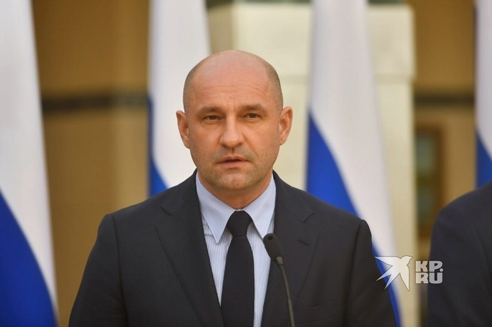    Артем Жога поздравил юных уральцев Ольга ЮШКОВА