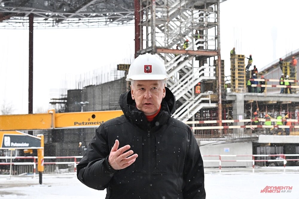    Сергей Собянин осмотрел ход строительства центра «ВДНХ Экспо». Фото: АиФ/ Эдуард Кудрявицкий