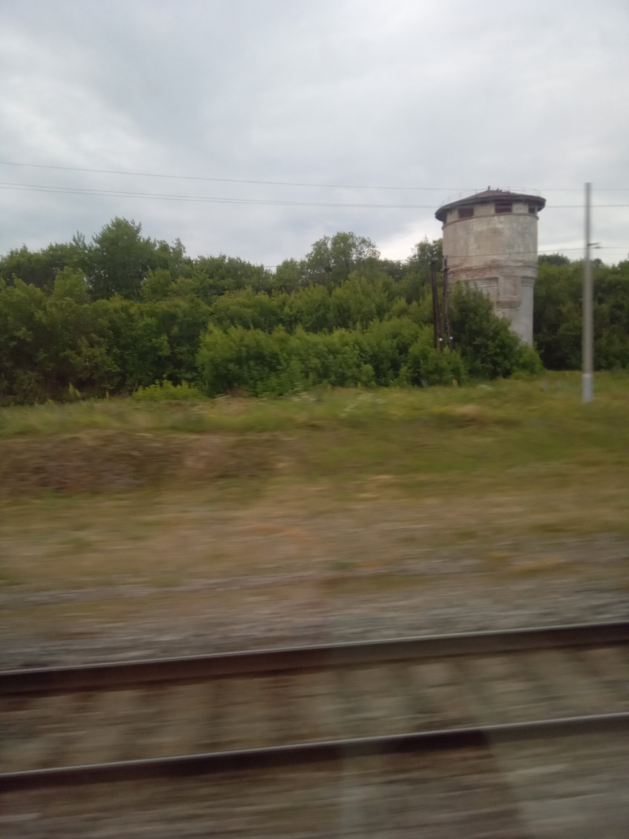 Вид из окошка вагона - башенка. 