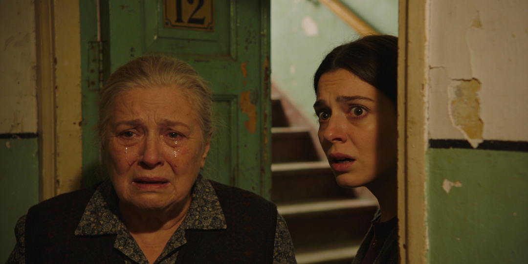 30 лет ждала встречи с сестрой. Приехала, но оказалось — она умерла 3 года назад