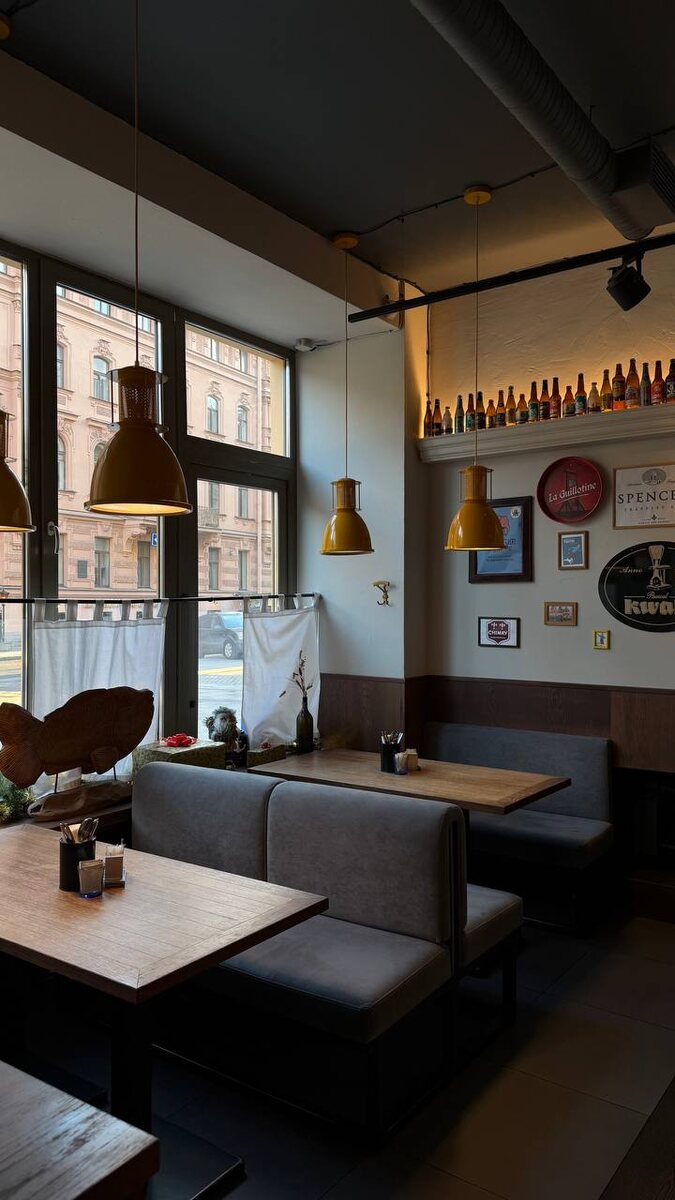 Интерьер паба