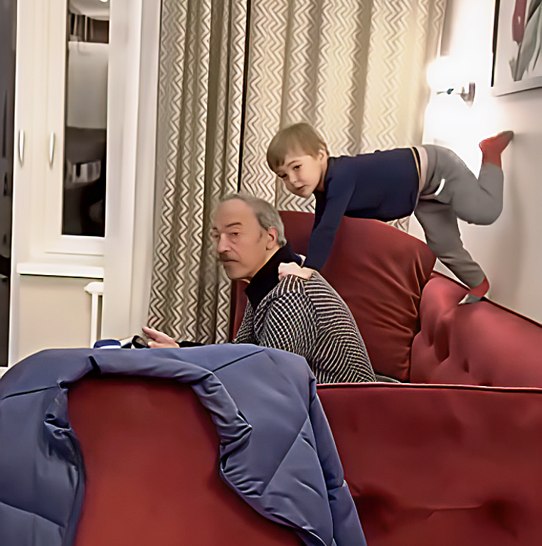 Михаил Боярский с внуком / Взято из сервиса Яндекс. Картинки