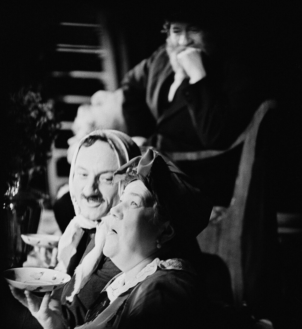    Народный артист России Семен Фарада и актриса Театра на Таганке Маргарита Докторова в спектакле «Бенефис» в постановке театра на Таганке. 1973 г. Фото: РИА Новости/ Анатолий Гаранин