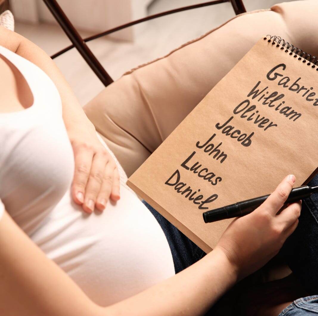 Выбор имени для ребенка. Источник: Africa Images/Canva