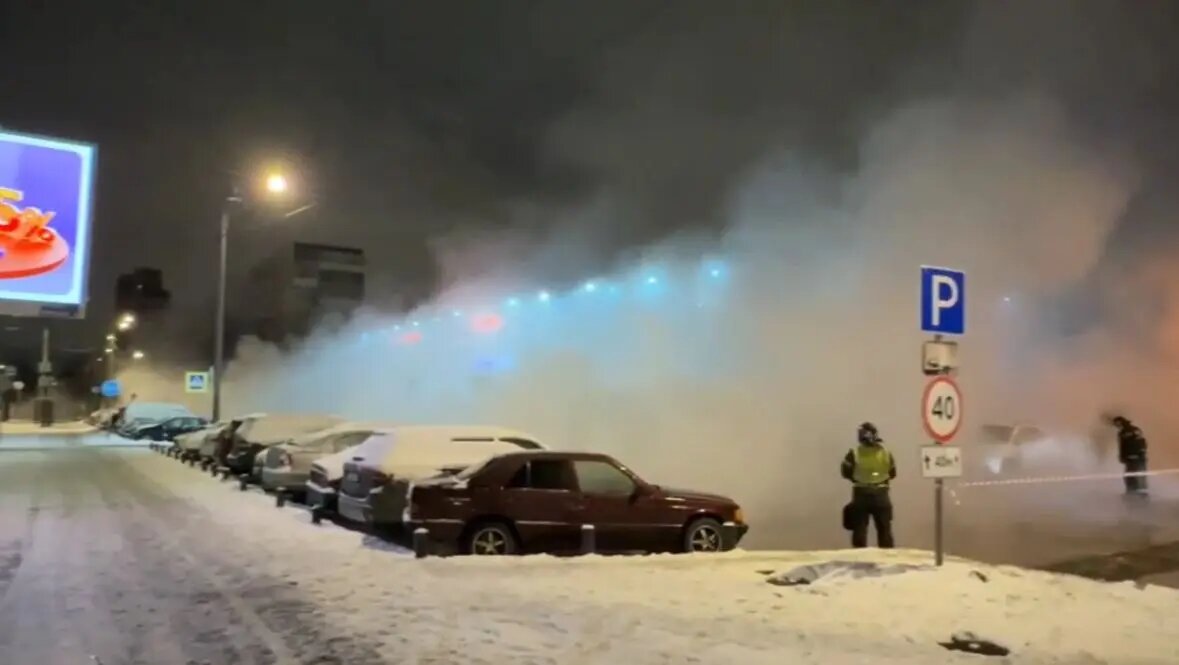    Фото: кадр видео из телеграм-канала «Мегаполис | ДТП и ЧП | Санкт-Петербург | Питер»